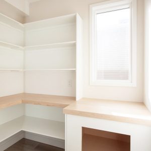 grande-prairie-alberta-dirham-homes-Wexford-pantry